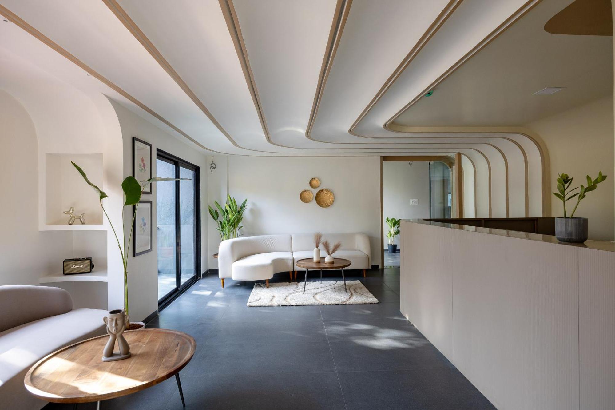 Saavi Suites Daman Exteriör bild