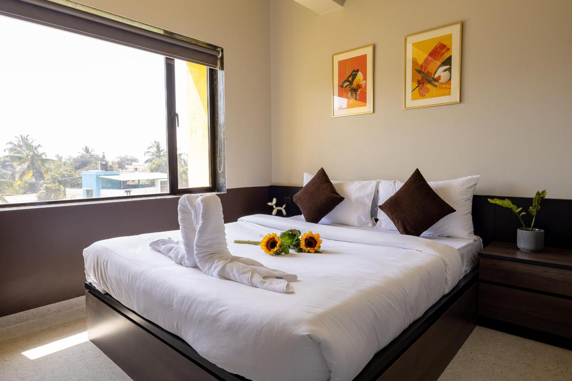 Saavi Suites Daman Exteriör bild