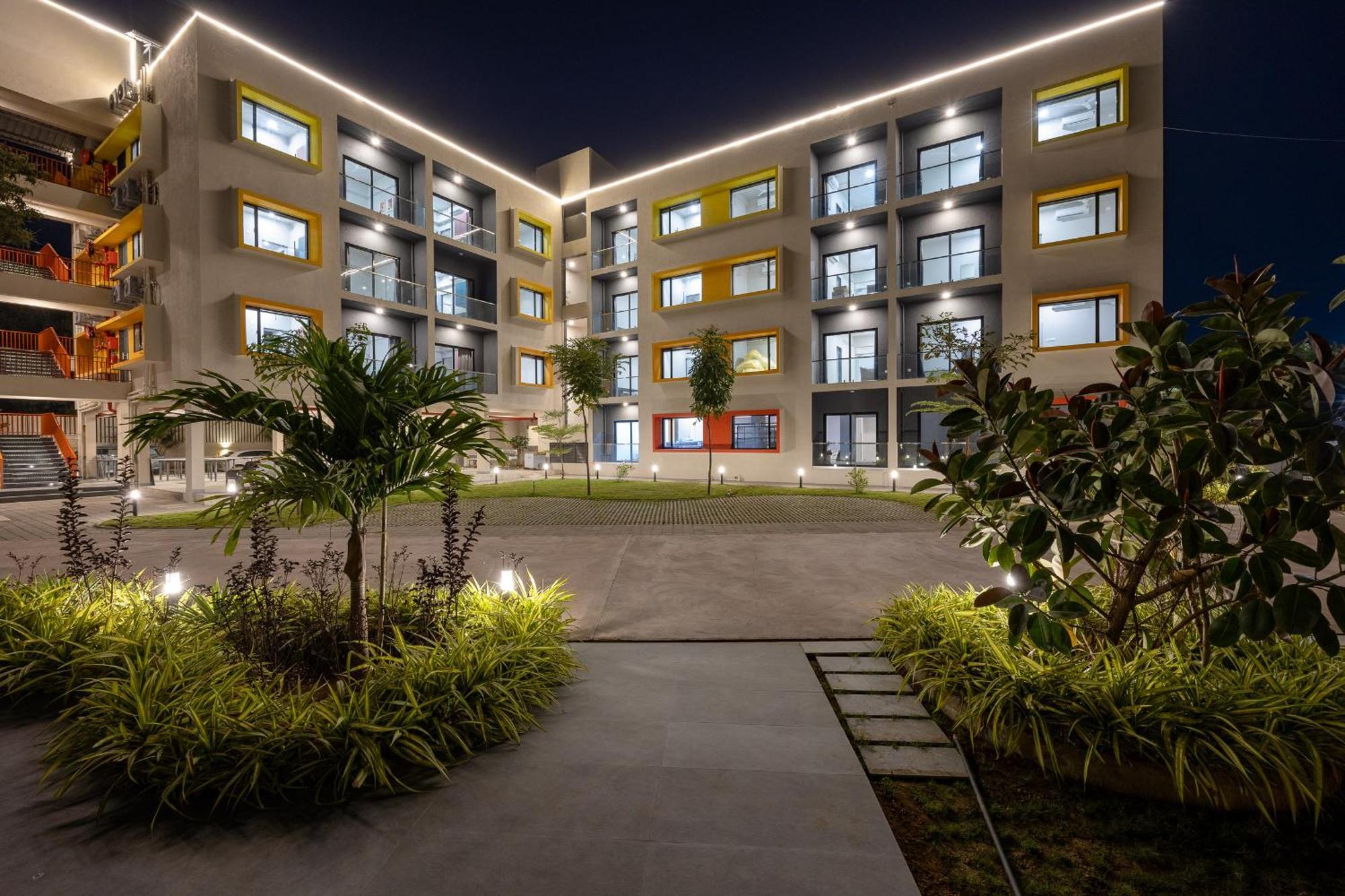 Saavi Suites Daman Exteriör bild