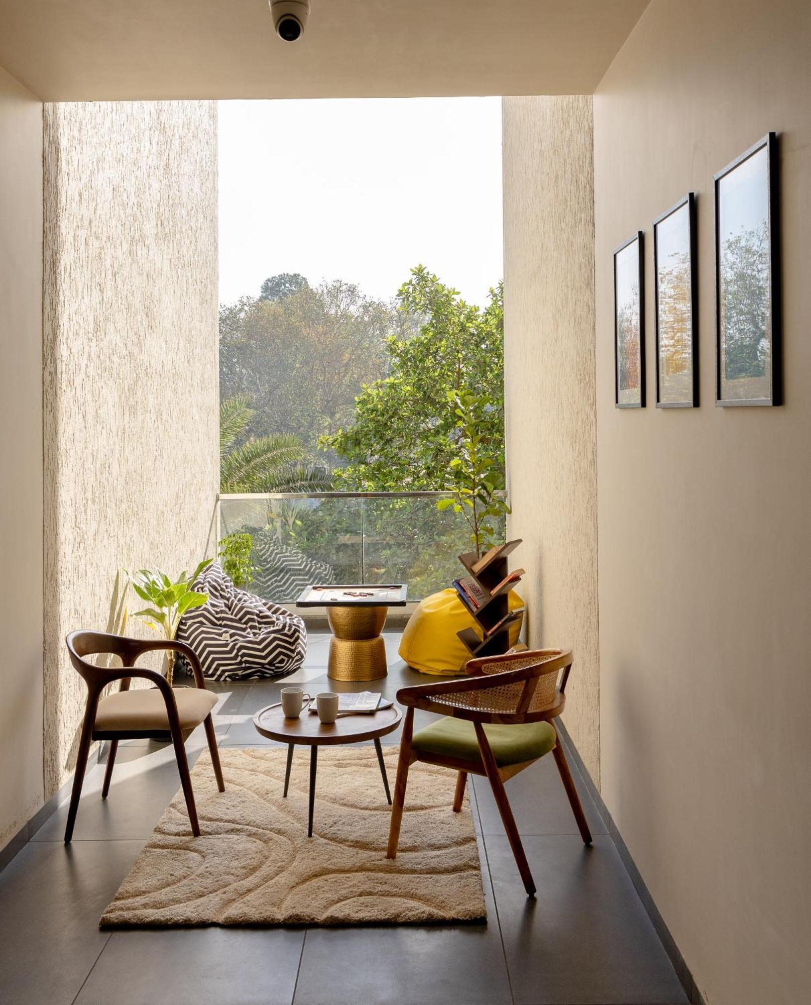 Saavi Suites Daman Exteriör bild